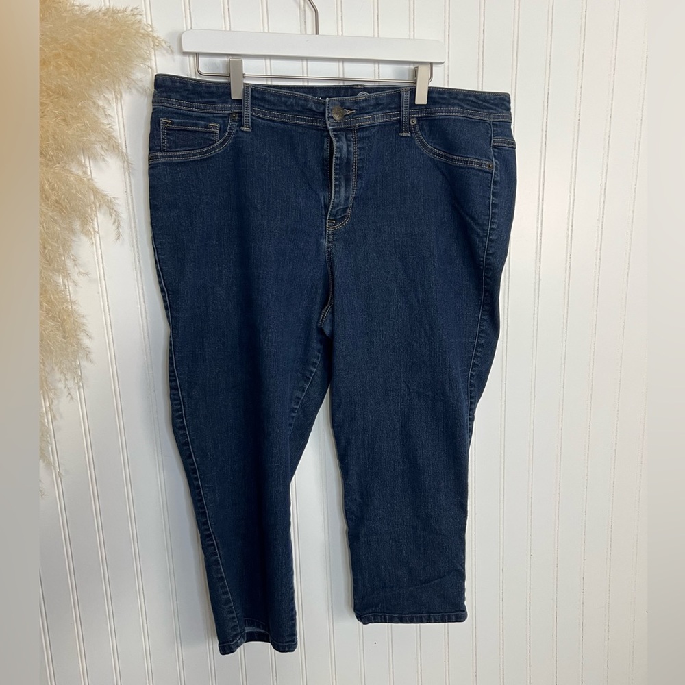 N62 Womens Size 18 Signature Fit Denim Blue Jean Capris Dark wash 5 pockets
